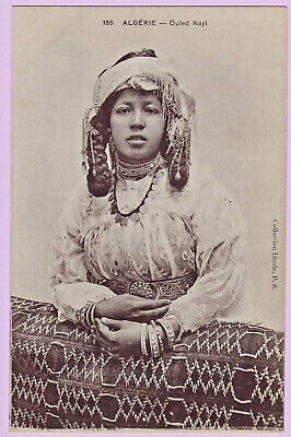 CPA Algérie, Femme de la confédération des OULED NAÏL (Ouled Nayl), non écrite