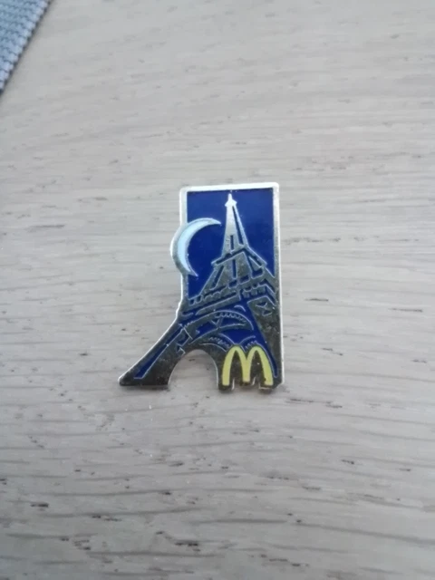 LOT DE 2 pin's flipper dont 1 arthus bertrand EUR 2,90 - FR