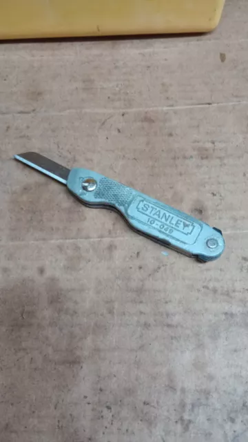 Stanley 10-049 Folding Locking Pocket Knife / Slide Back Lock Razor