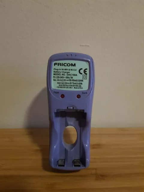 Cargador de Baterias tipo AA
