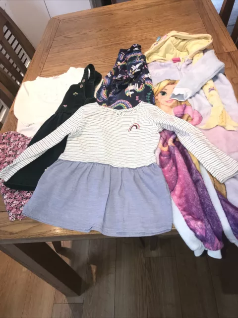 Girls Bundle of Clothes aged 3-4