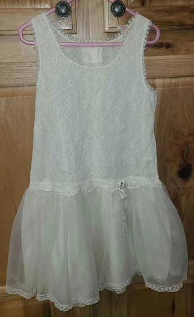 Ivory lace dress flower girl Easter girls Her Majesty vntg size 8 C measurements