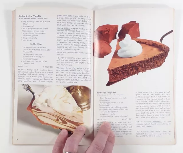 1968 PILLSBURY BAKE-OFF 19th ANNUAL COOK BOOK desserts BREADS breakfast ...