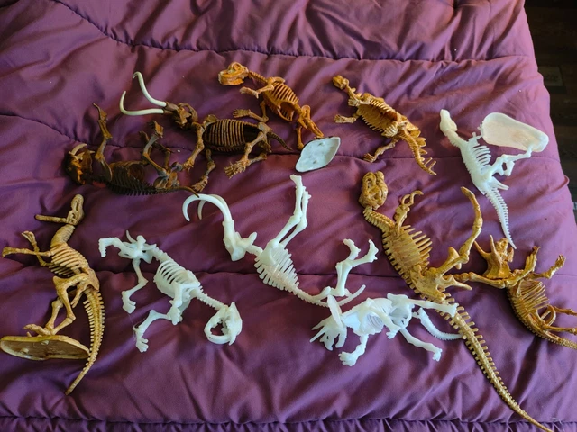 12pcs figurines de dinosaures durables éducatives de simulation pour les enfants FIGURINE