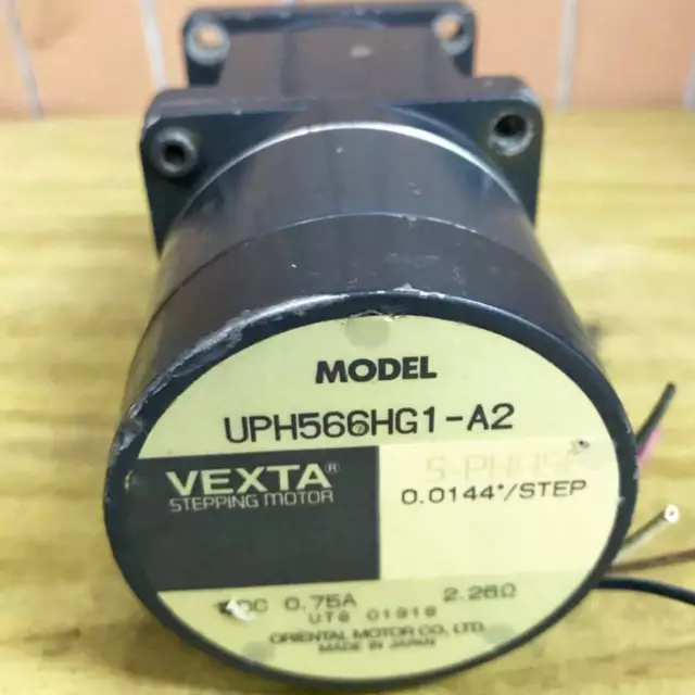 ONE Used Oriental Motor VEXTA UPH566HG1-A2 stepping motor