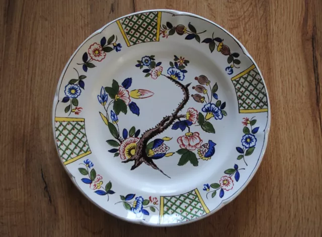 Magnifique Paire D'assiettes Chantournees En Faience De Saint Clement