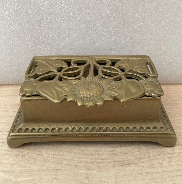 Ancien Porte-lettres En Bronze – Décor Ajouré – Dimensions 20x23x14.5 Cm