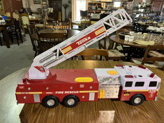 TONKA FIRE RESCUE Ladder Truck 36 03473 Motorized Flashing Lights