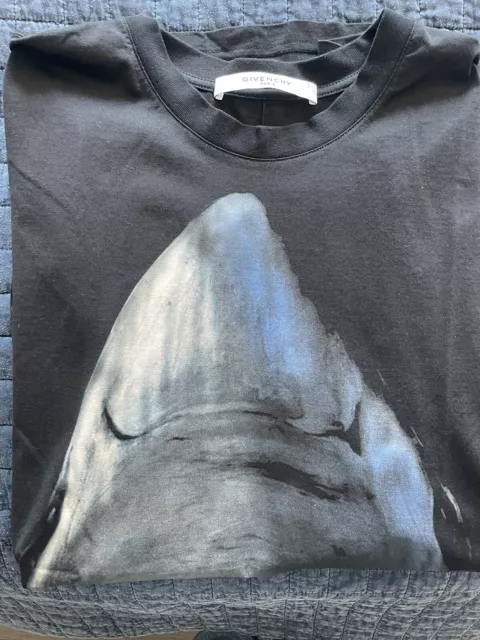 Givenchy Shark Short Sleeve T-Shirt. M