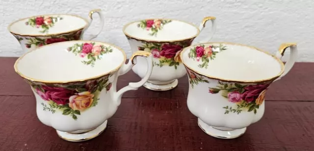 Royal Albert Bone China Old Country Roses Teacups (Four), England, 1962
