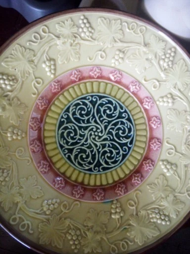 ANTIQUE  ZELLS GERMANY MAJOLICA Stemmed Compote GRAPEVINE PLATTER