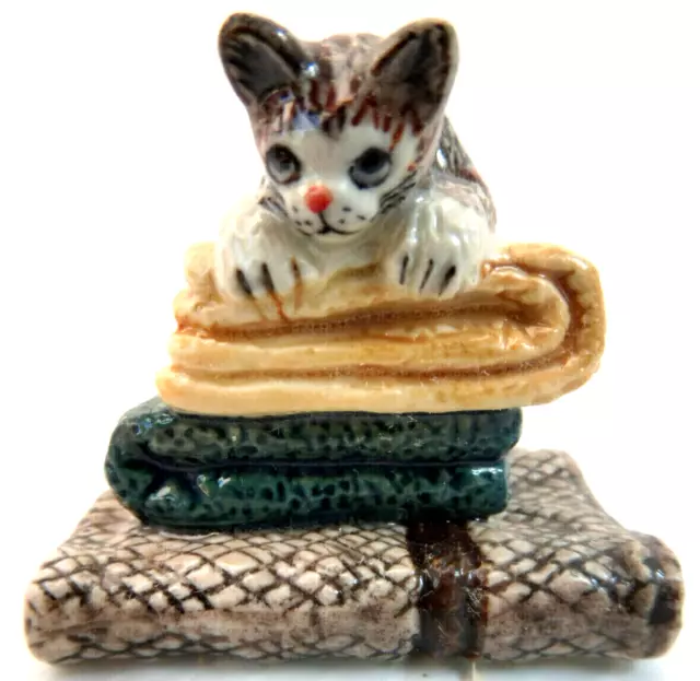 KLIMA K964 Miniature statuette en porcelaine - CHAT SUR SERVIETTES N° 14 CAT