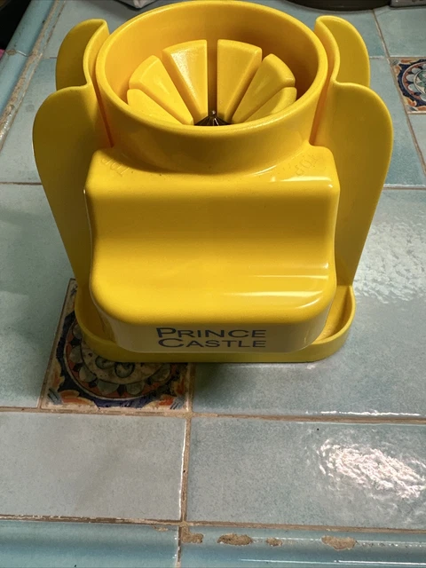 Prince Castle Vegetable & Fruit Slicer/Chopper  8- Section Wedge Witch