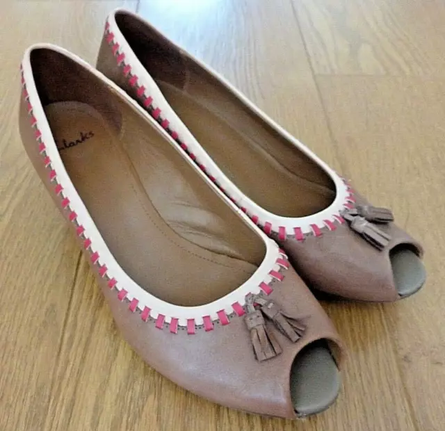 CLARKS LADIES PEEP Toe Wedge Heel Tassel Tan Brown Leather Shoes
