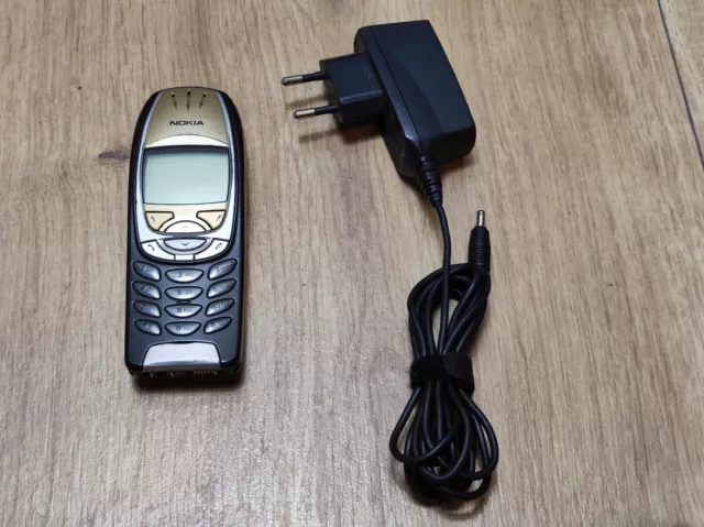 Altes Nokia 6310 Handy in Gold Rarität (2628)