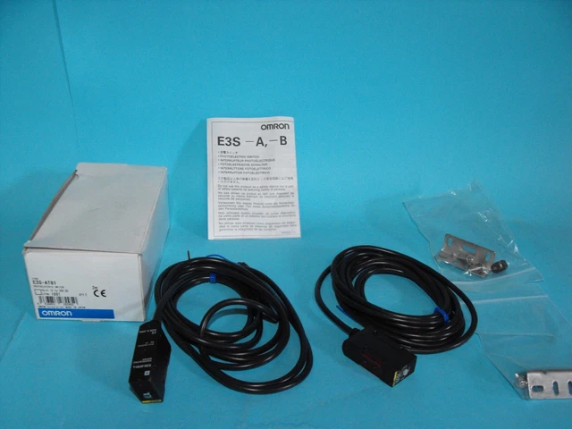 OMRON E3S-AT81.Photoelectric Switch 10-30VDC.NEW