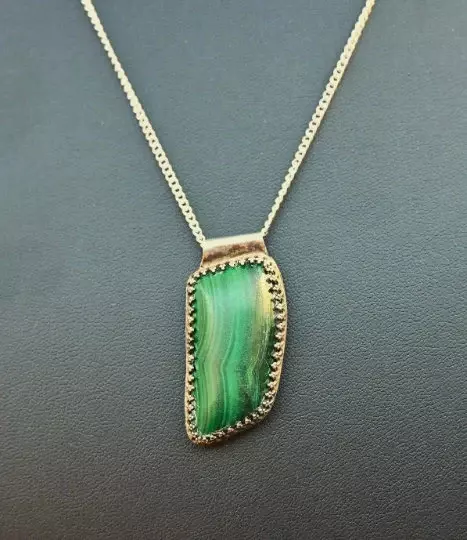 Vintage signed (KW-silversmith) Navajo Sterling & Malachite pendant on 20" chain