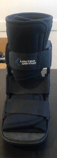 United Ortho Medical Boot Size Large