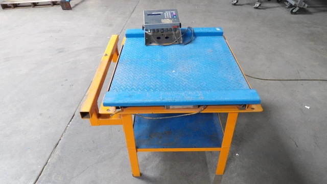 Mettler Toledo Lynx Floor Scale 2000 LBS 30X31 M3169