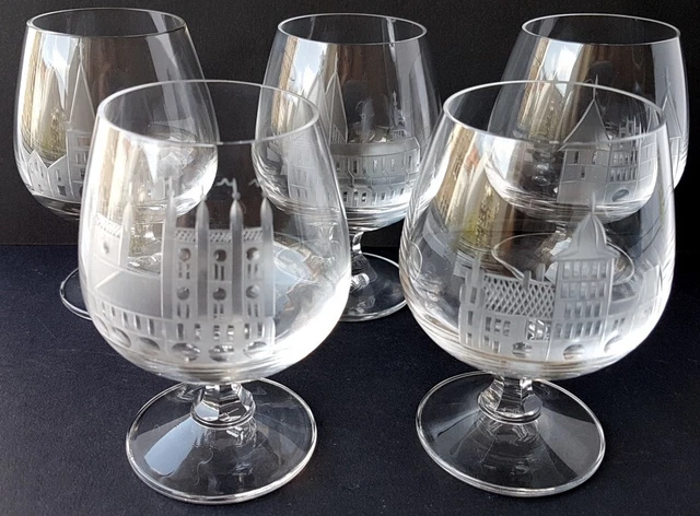 5 Cognac Verres Avec Différent Affichage, Coupé à la Main, Um 1950 L229