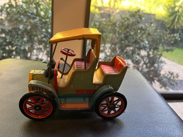 VINTAGE JAPAN TIN Litho Friction Toy Lever Action Car 1950s - 1960's