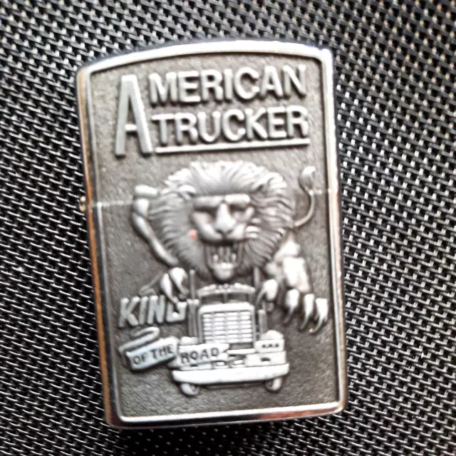 Altes Benzinfeuerzeug - " American Trucker Dennis "