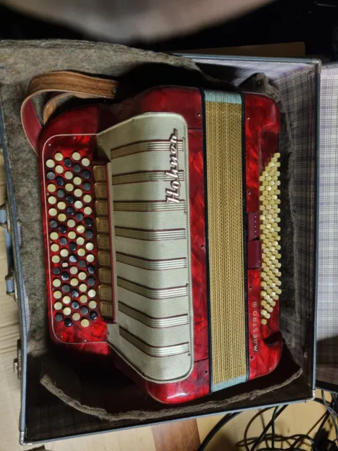 Hohner MAESTRO III Piano Accordion Red Pearl (+ CASE)