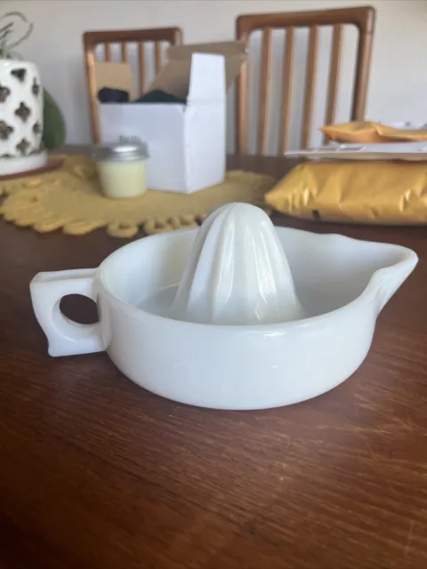 Vintage McKee Sunkist Milk Glass Juicer Reamer Extractor Pat # 68764 USA Made