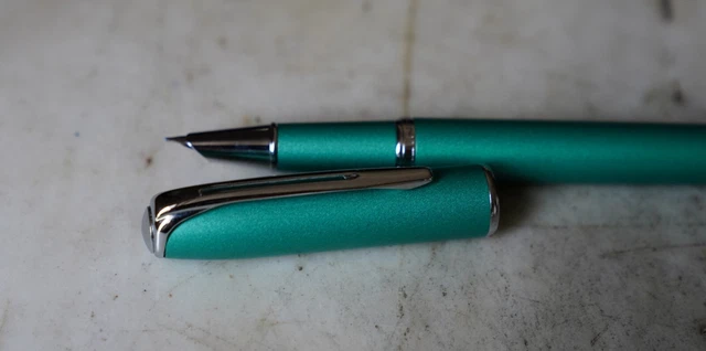 Stylo Plume Jinhao Laqué Ivoire - Plume Medium M 18 KGP - Recharge à Cartouches - Neuf Sans Boîte