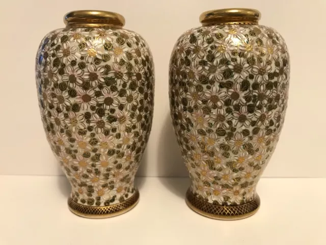 Japanese MEIJI SATSUMA 1000 Flowers - PAIR OF VASES, Shimazu, Gold/White Crysan