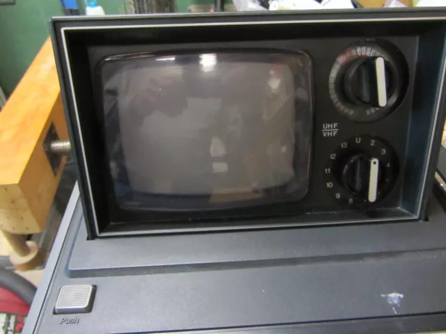 Panasonic 1977 Solid State Portable Tv Model Tr-535 Made By Matsushita In Japan