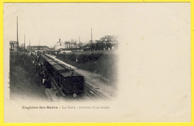 cpa 95 ENGHIEN les BAINS (Val d' Oise) La GARE Chemin de Fer Arrivée d'un TRAIN