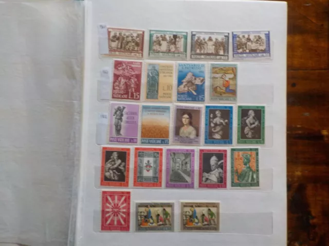 Lot de timbres neuf VATICAN.