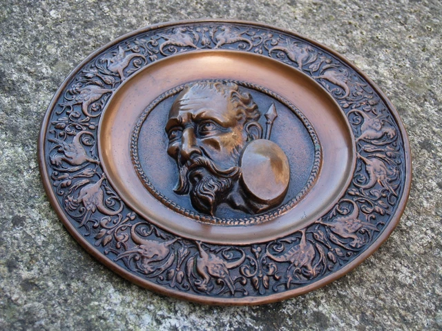 Plato Laton Bronce. motivo Quijote Antigua