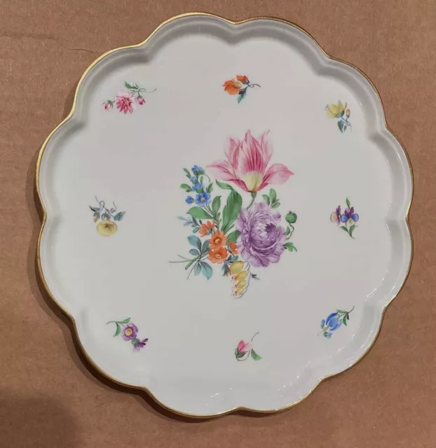 HEREND Hungary Handpainted Porcelain Printemps Floral Gold Rim Scallop Plate