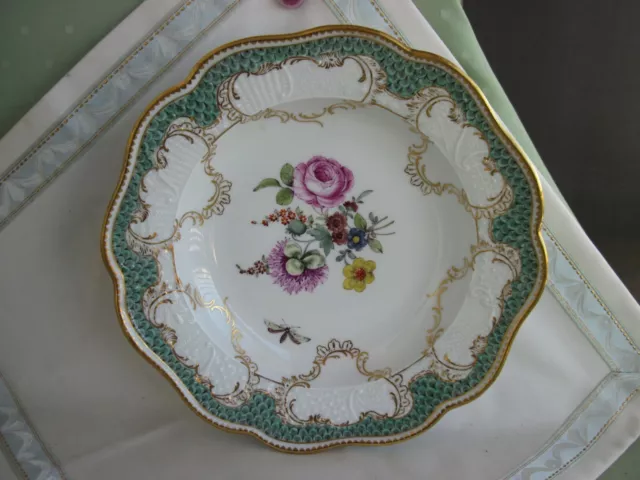 Schöner Meissen Teller mit Blumen, Insekten und Gold