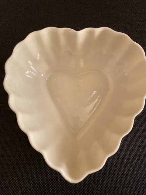 Vtg BELLEEK Heart Shaped Dish  Bowl Yellow Luster Ireland 6th Green Mark  14cm