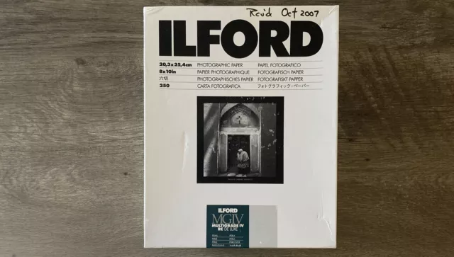 Ilford MGIV Multigrade IV RC DeLuxe Paper (Pearl, 8 x 10", 250 Sheets)