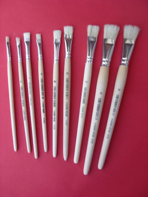 9 Borstenpinsel Größe 2, 4, 6, 8, 10, 12, 14, 18 und 20.