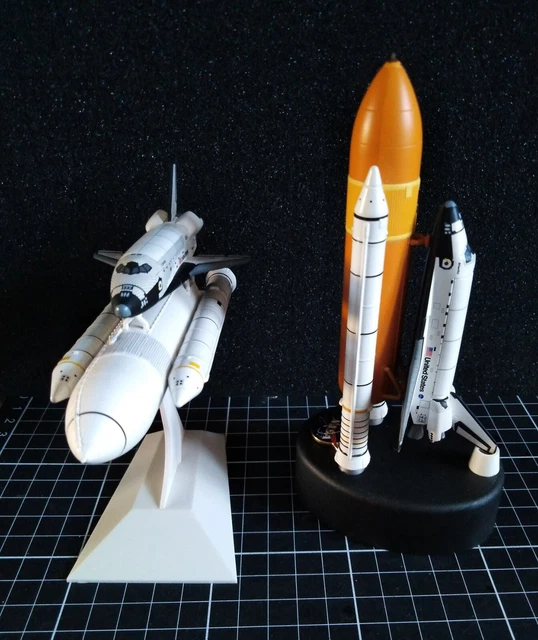 Space Shuttle Columbia mit Startrakete 1:72 übersetzt