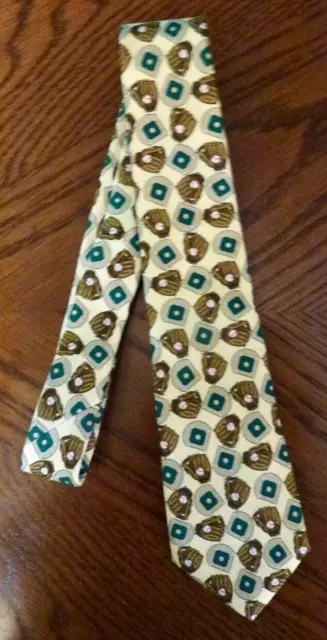 NWT BOYS TIE - BROOKS BROTHERS - 100% SILK - BASEBALL PRINT - 2 3/4" x 45"