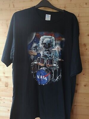 T-shirt NASA Astronaut Drummer Drumming Drums, XL. Nero. Port&Company. In perfette condizioni.