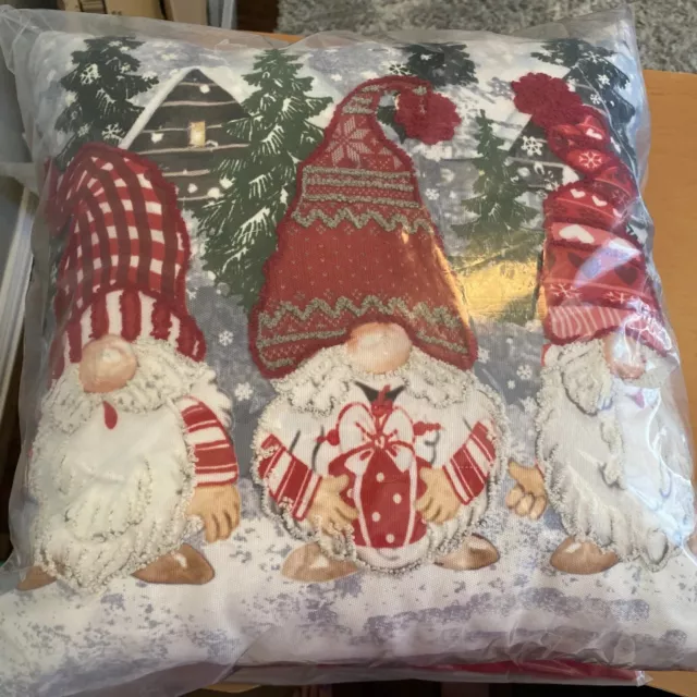 https://www.picclickimg.com/KYEAAOSwvFxk34f7/Home-Reflections-18-Holiday-Dec-Pillows-Gnomes-1.webp
