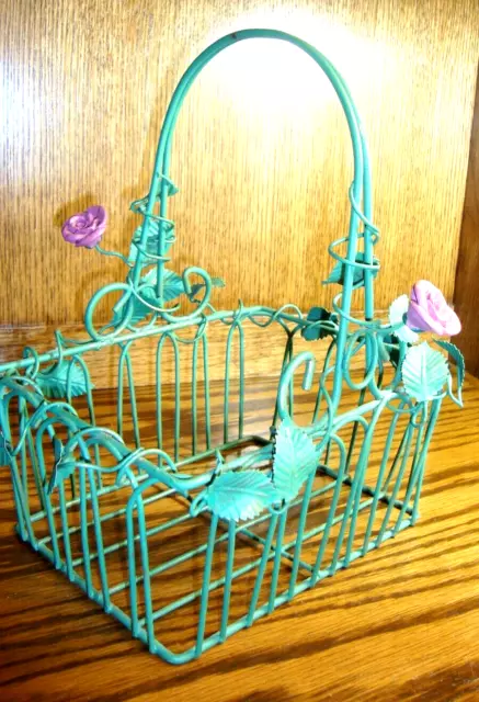Vtg Wrought Iron Metal Green Leaf Basket w/Roses Decorative Storage Vanity   646