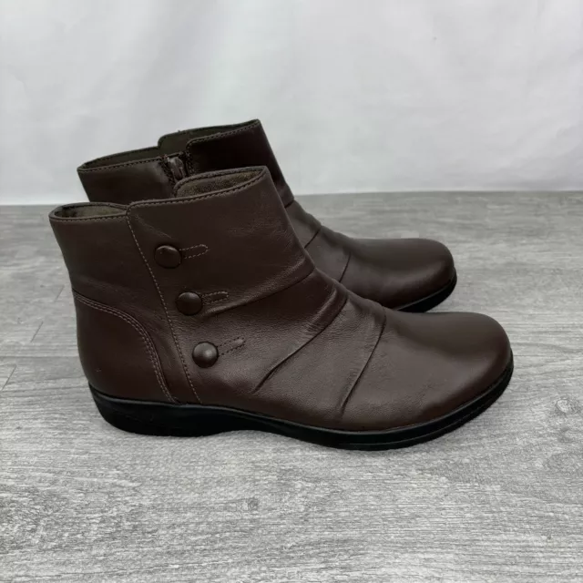 Clarks Ankle Boots Womens Size 8M Brown Vegan Leather