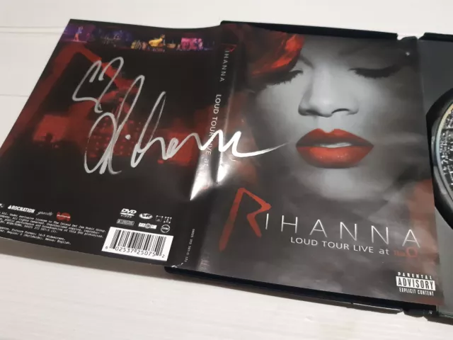 Rihanna autograph dvd LOUD TOUR LIVE LONDON O2 signed live concert PARIS rare