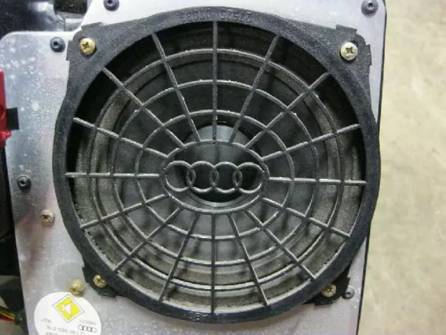 Subwoofer Org. Audi A3 S3 8L Bass Lautsprecher 8L0035381D 2