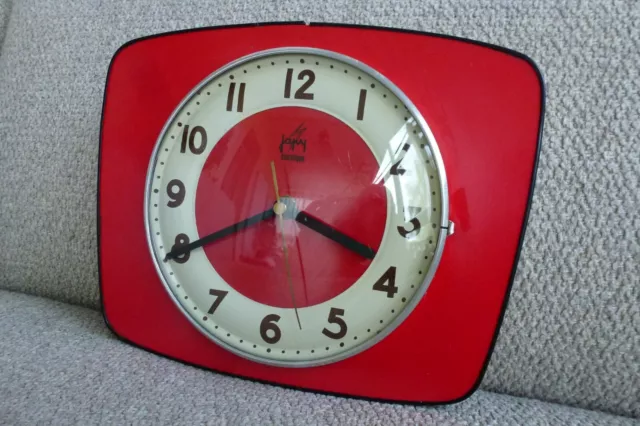 Pendule Horloge JAPY électric formica Rouge Année 60/70