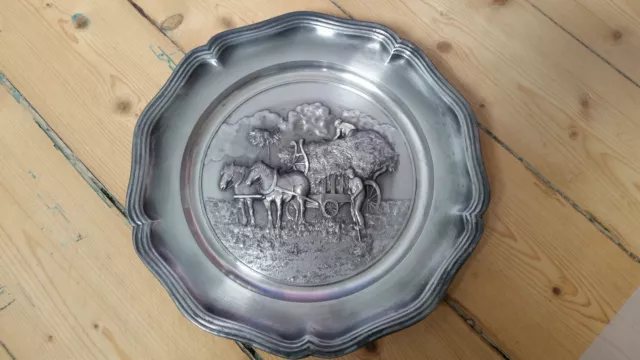 Assiette décorative étain tin pewter zinn