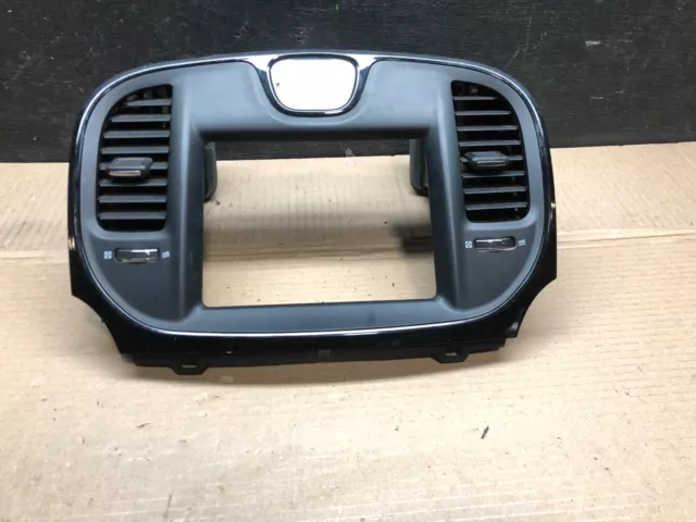 2015-2020 Chrysler 300 Center Dash Radio Clock Bezel Trim Panel Oem B2796 DG1